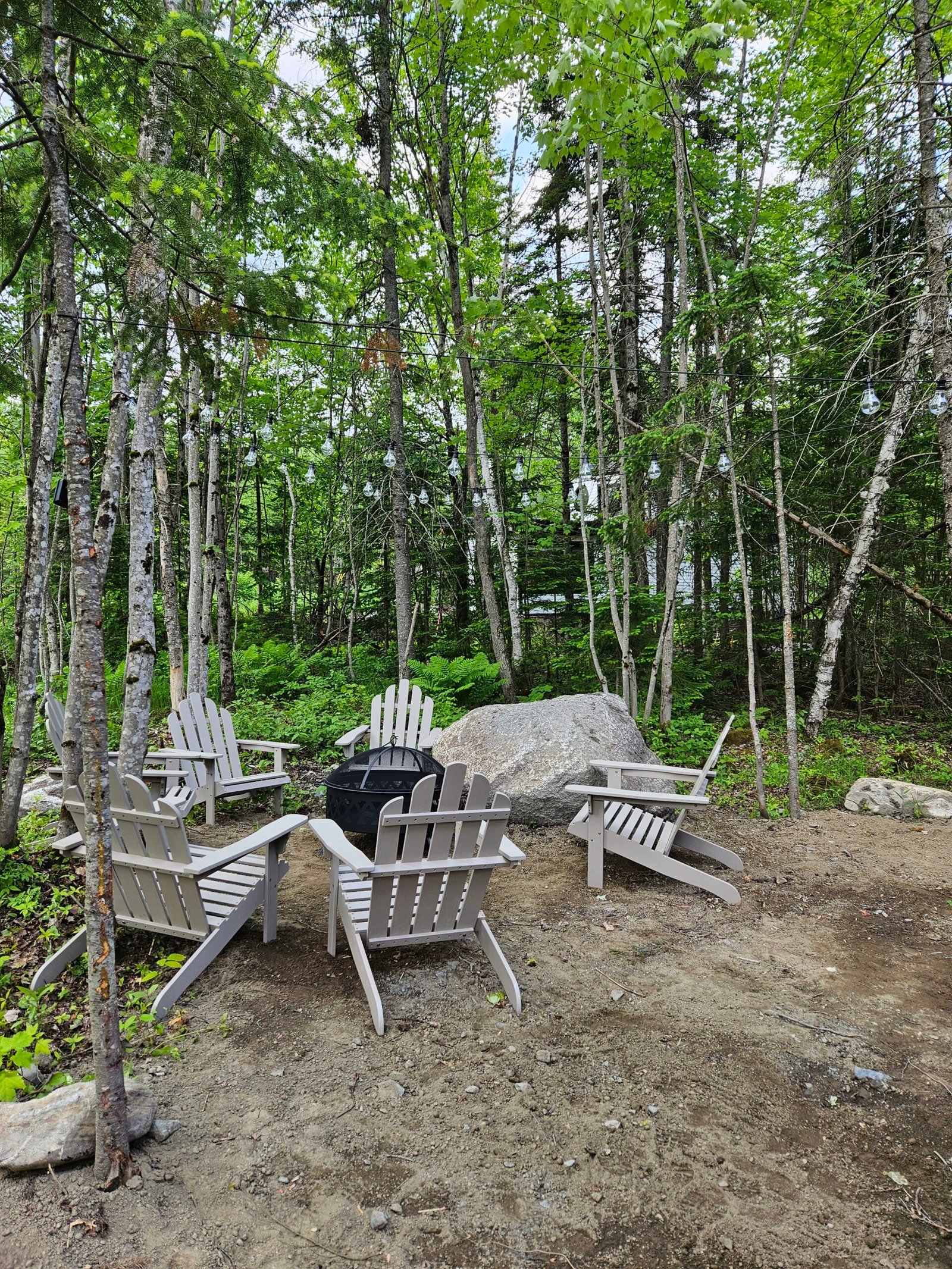 Aménagement de l'espace du foyer extérieur du chalet Le Hygge Hytte